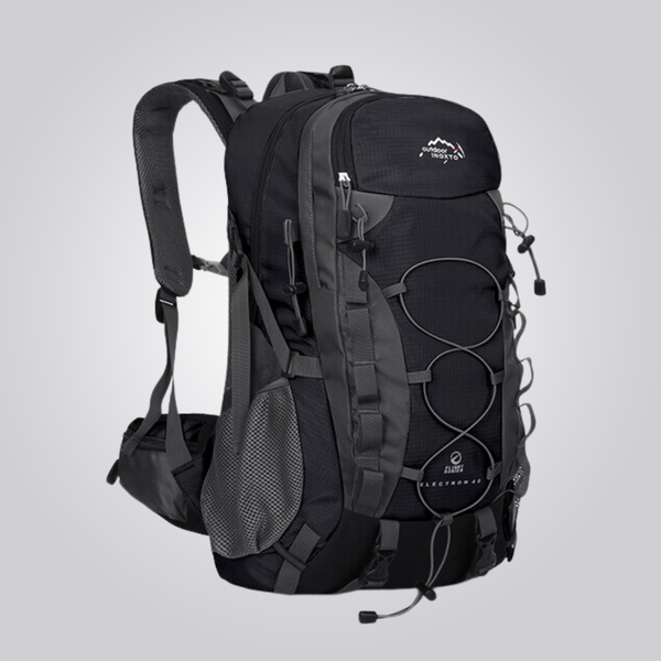 MOUNTAIN BACKPACK ON TRAIL